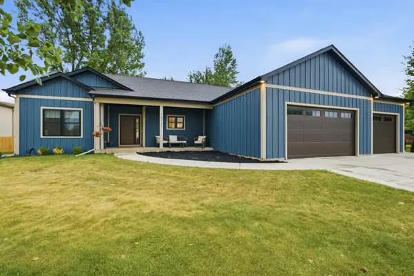 10027 Camelot Dr, Mount Pleasant, WI 53406