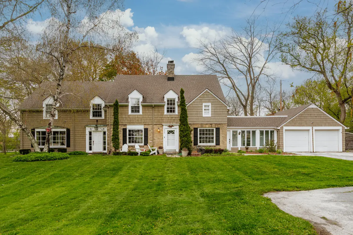 825 Lone Tree Rd, Elm Grove, WI 53122 - #1