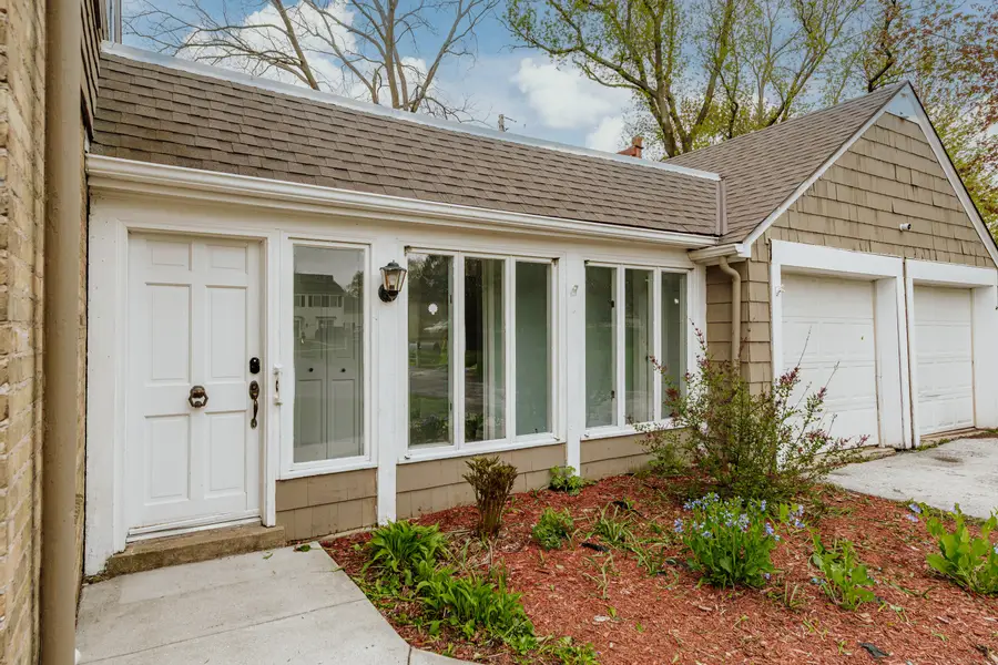 825 Lone Tree Rd, Elm Grove, WI 53122 - #2