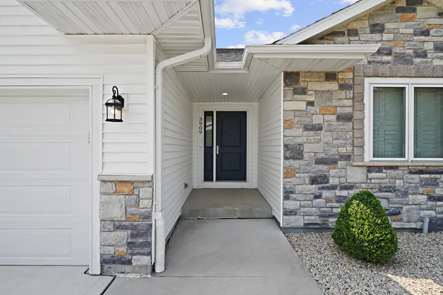 3909 16th Pl, Kenosha, WI 53144 - #3