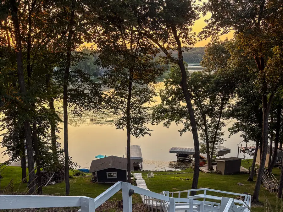 W5610 Cool Hill Dr, Elkhorn, WI 53121 - #2