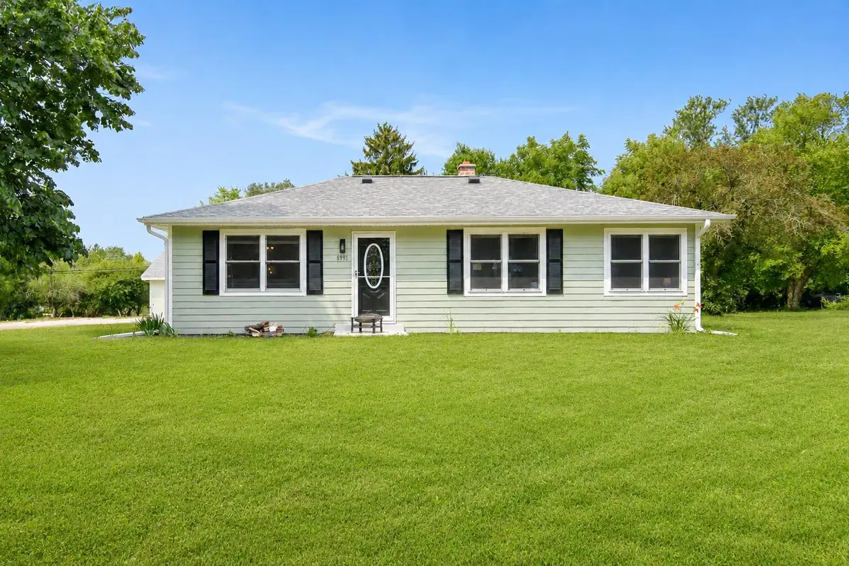 8991 S 29th St, Franklin, WI 53132 - #1