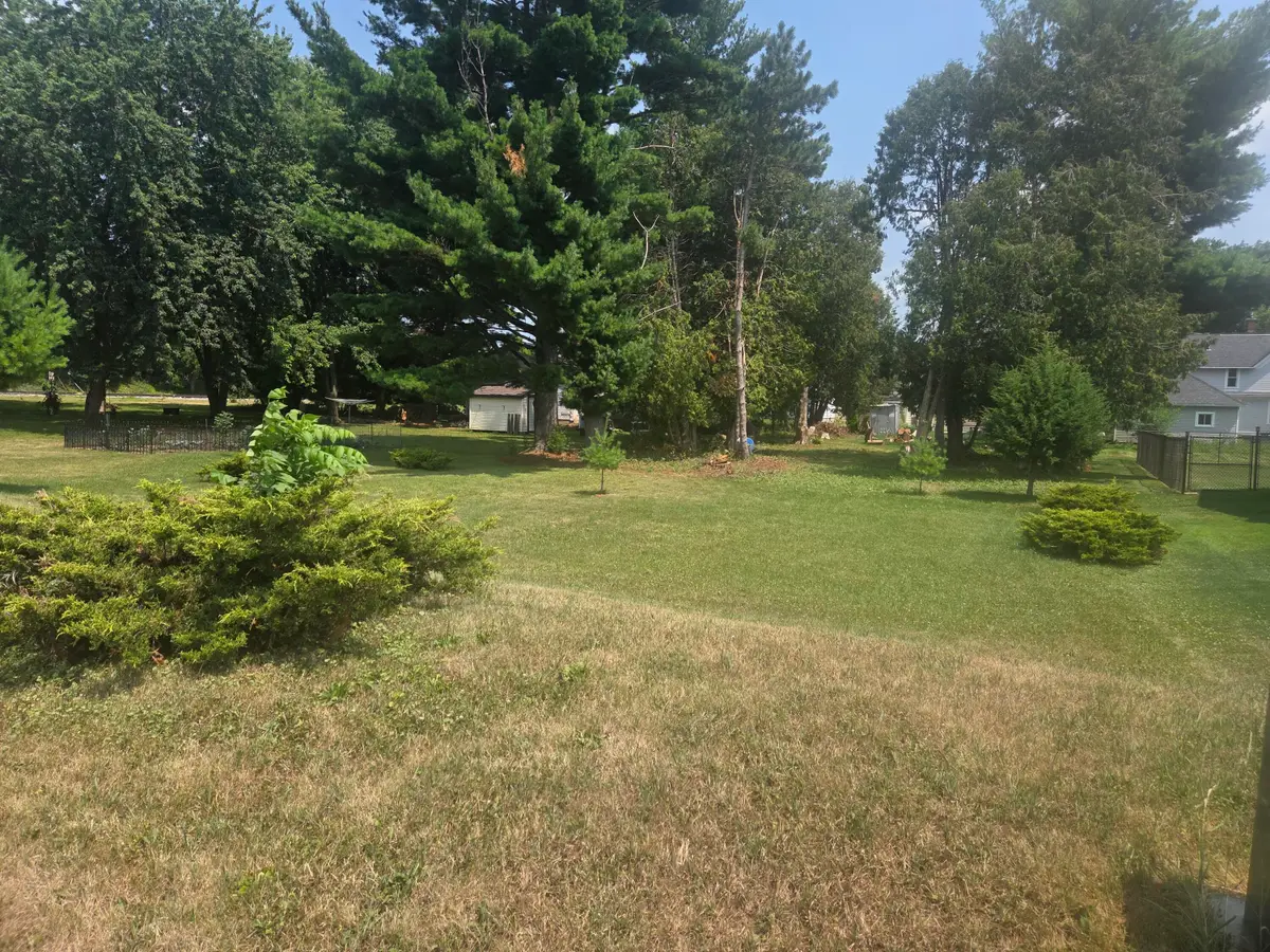 409 Clinton St, Horicon, WI 53032 - #1