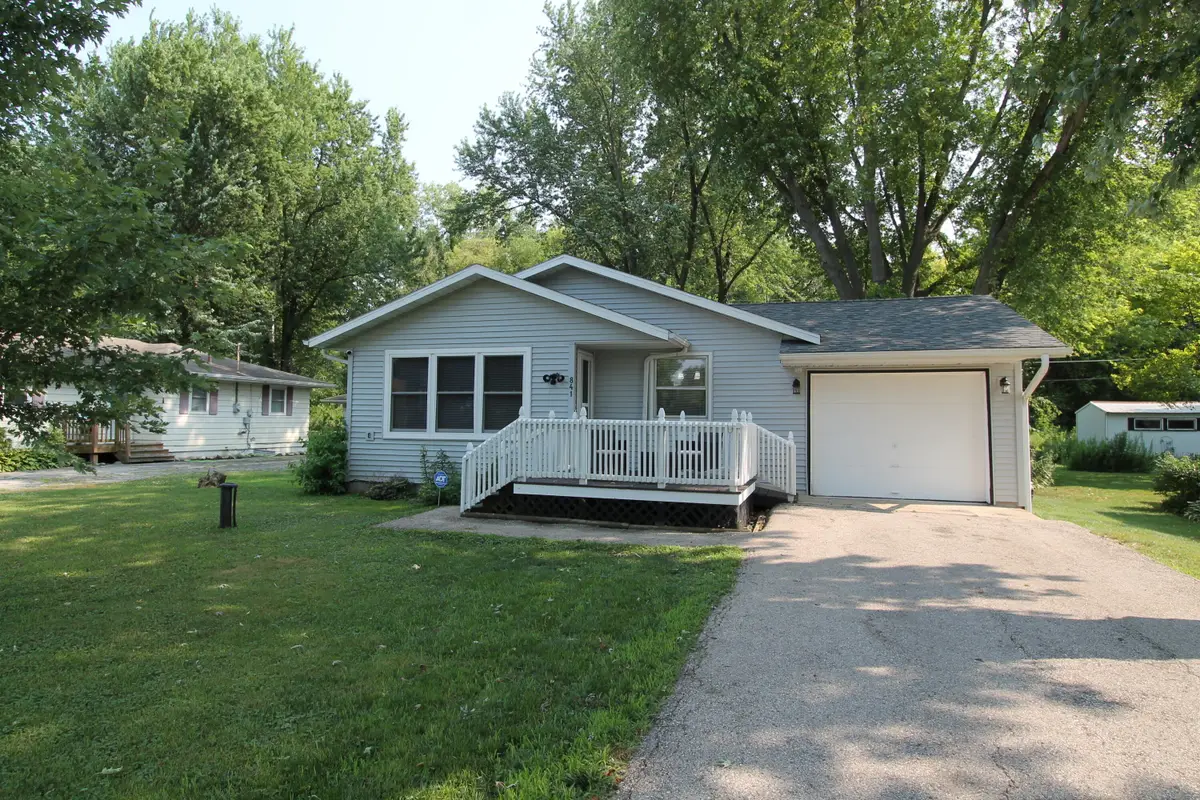 841 Legion Dr, Twin Lakes, WI 53181 - #1