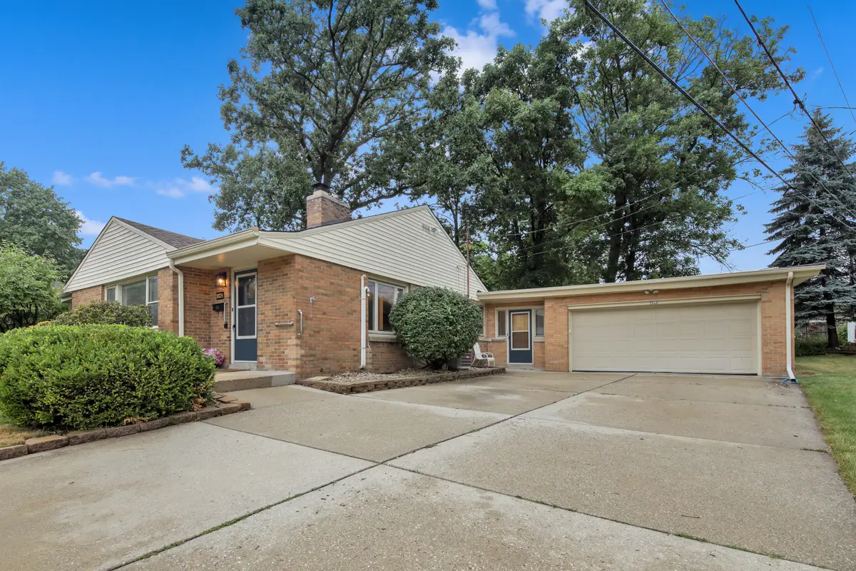 8824 W Harrison Ave, West Allis, WI 53227 - #1