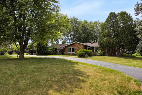 W224N5025 East View Dr, Lisbon, WI 53089