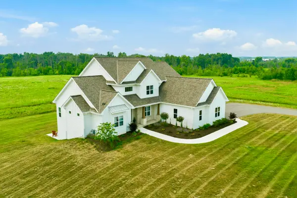 14141 N Lake Shore Dr, Mequon, WI 53097