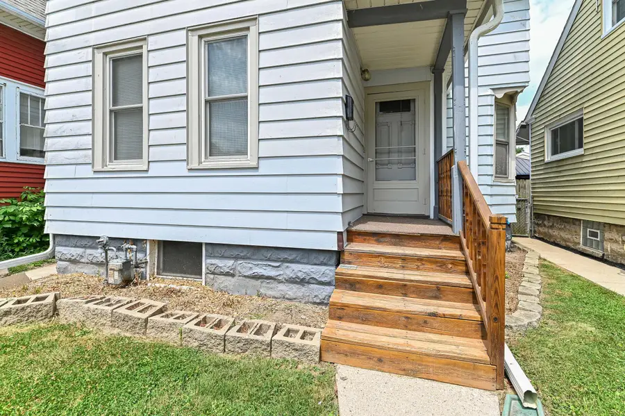 714 Marshall Ave, South Milwaukee, WI 53172 - #2
