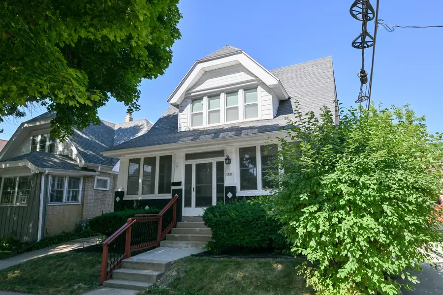 1633 N 59th St, Milwaukee, WI 53208 - #3