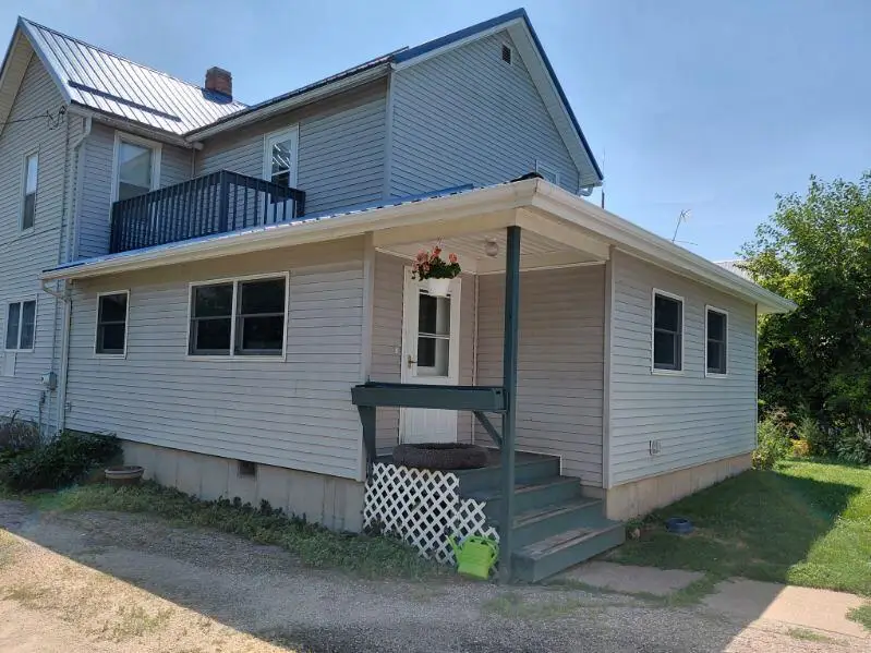 624 E Decker St, Viroqua, WI 54665 - #3