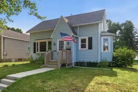 1516 N 23rd St, Manitowoc, WI 54220