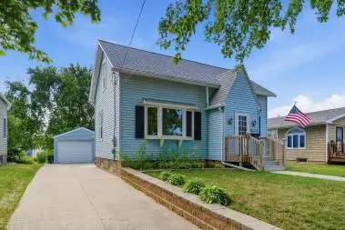 1516 N 23rd St, Manitowoc, WI 54220 - #2