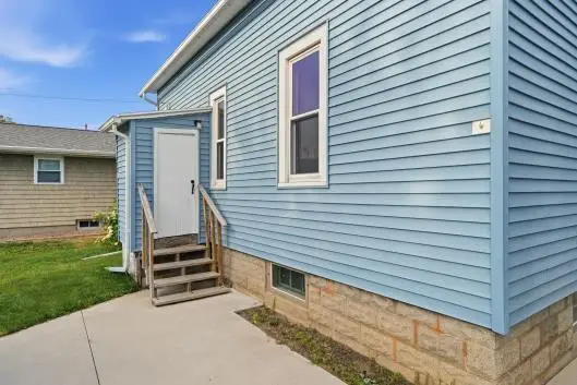 1516 N 23rd St, Manitowoc, WI 54220 - #3
