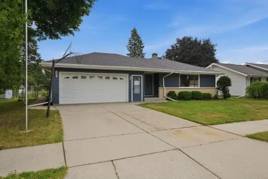 1661 Laurel St, Manitowoc, WI 54220 - #1