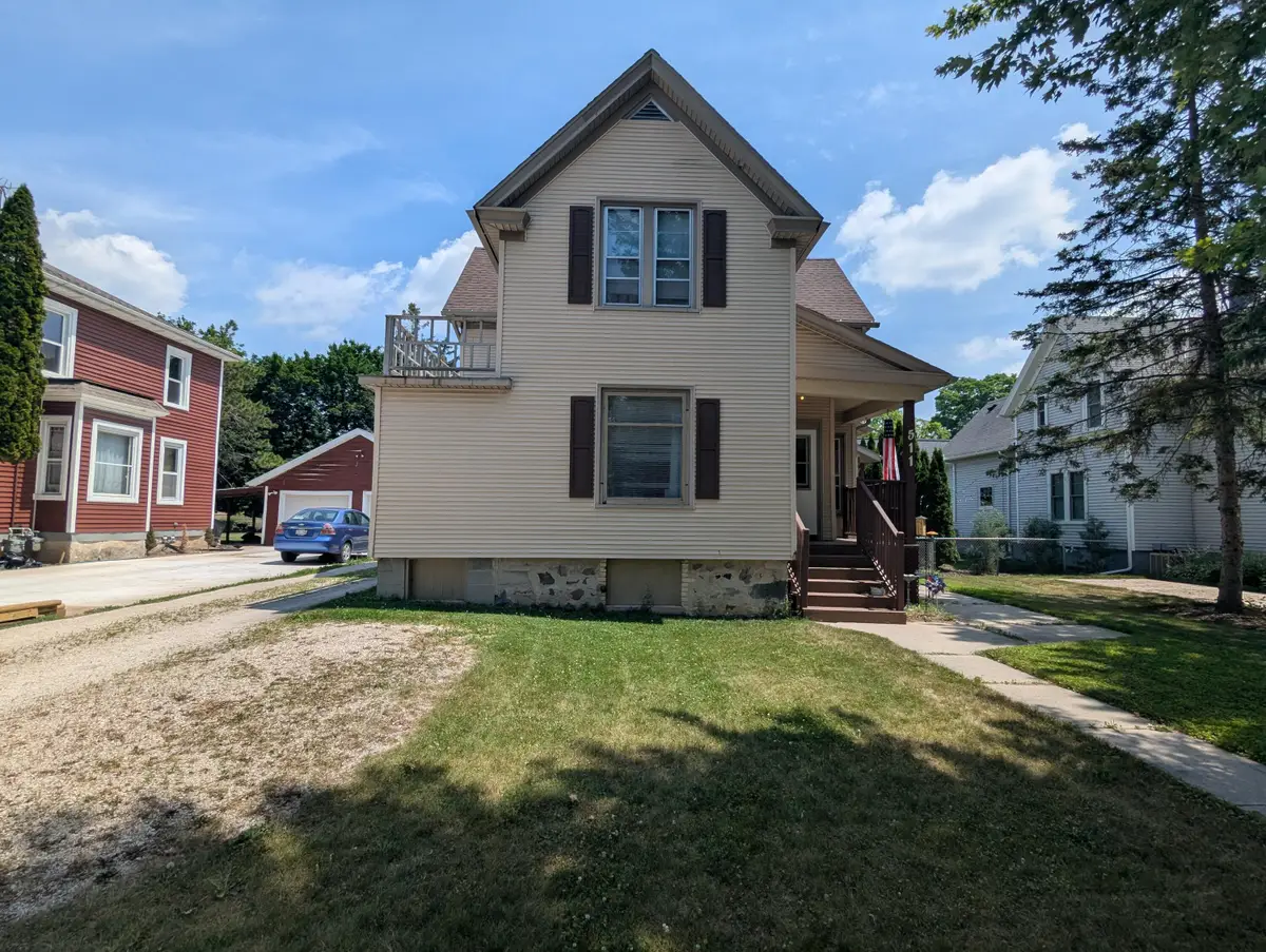 511 N Milwaukee St, Plymouth, WI 53073 - #1