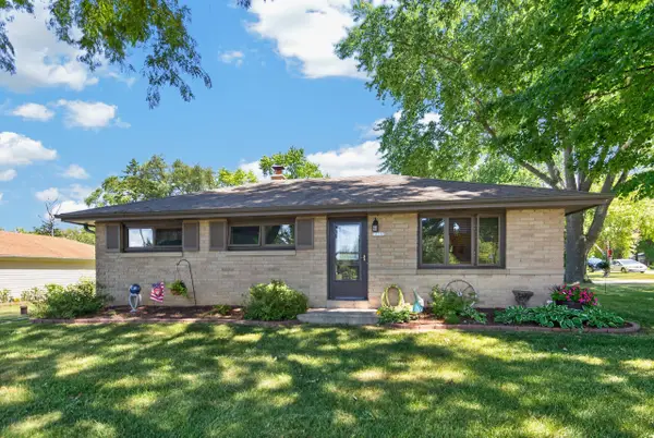 10380 S Chicago Rd, Oak Creek, WI 53154