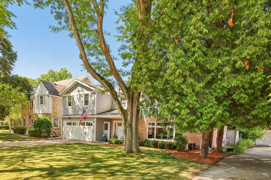 5109 N Woodburn St, Whitefish Bay, WI 53217 - #3