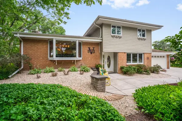 5393 S Allenwood Ln, Hales Corners, WI 53130