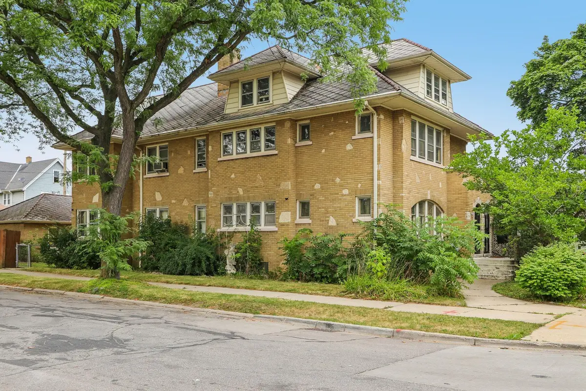 2803 N 51st St, Milwaukee, WI 53210 - #1