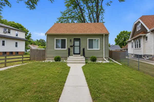 4555 N 39th St, Milwaukee, WI 53209