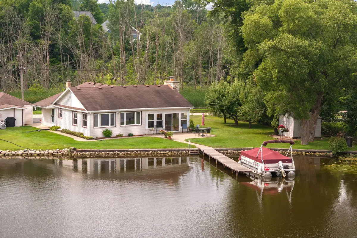 3464 South Shore Dr, Richfield, WI 53033 - #1
