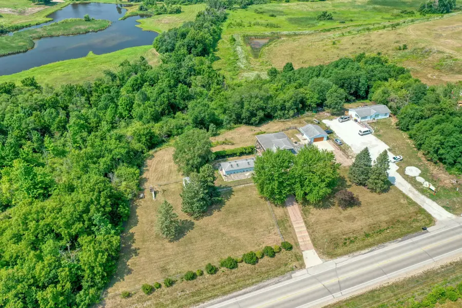 S73W23970 National Ave, Vernon, WI 53103 - #2