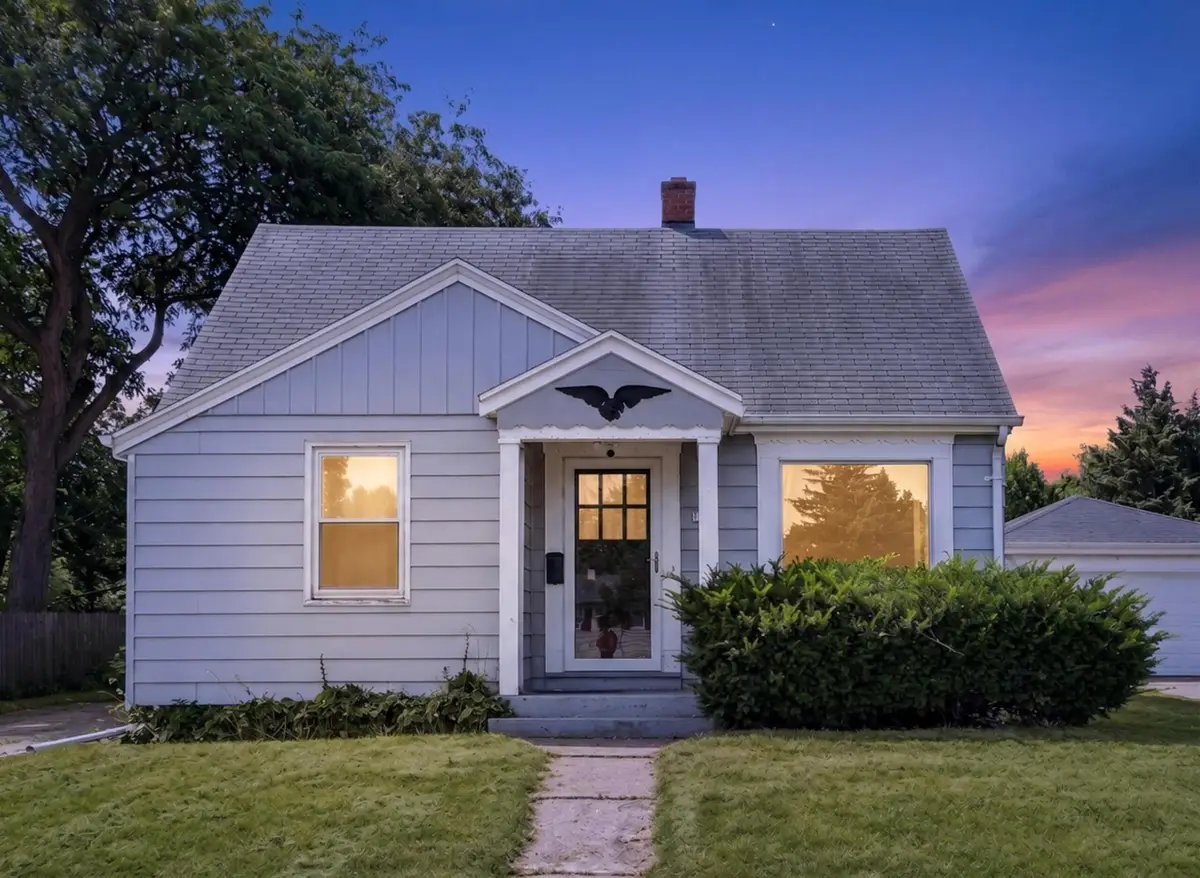 8925 W Cleveland Ave, West Allis, WI 53227 - #1