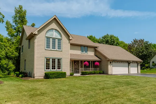 N102W16808 Bittersweet Trl, Germantown, WI 53022