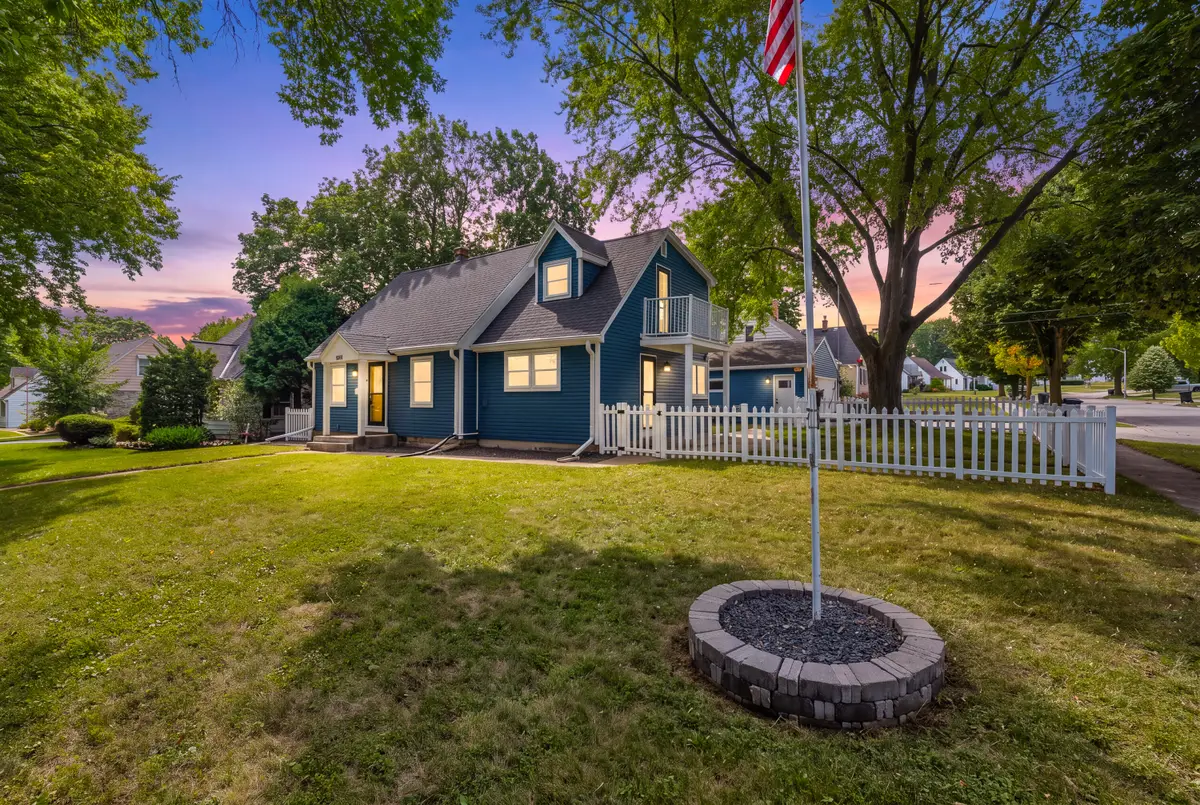 8941 W Montana Ave, West Allis, WI 53227 - #1