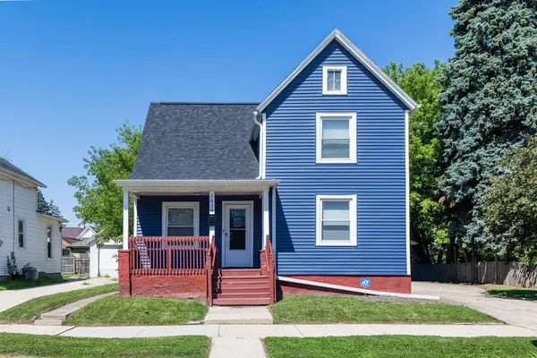 1614 Saint Clair St, Racine, WI 53402