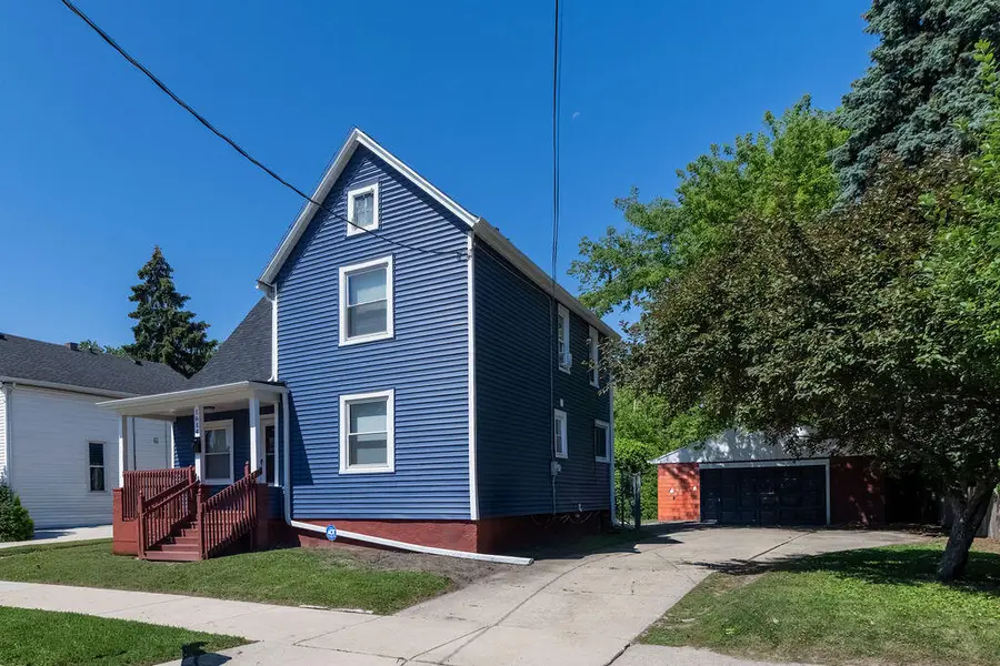 1614 Saint Clair St, Racine, WI 53402 - #2