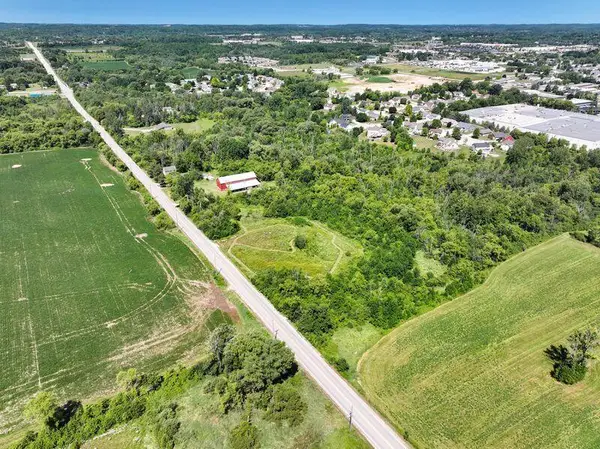 150 W Rusco Dr, West Bend, WI 53095