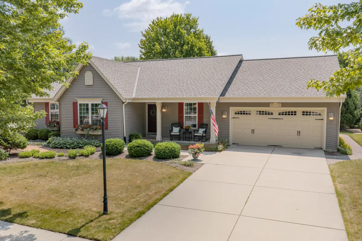 2147 Inverness Dr, Waukesha, WI 53186 - #1