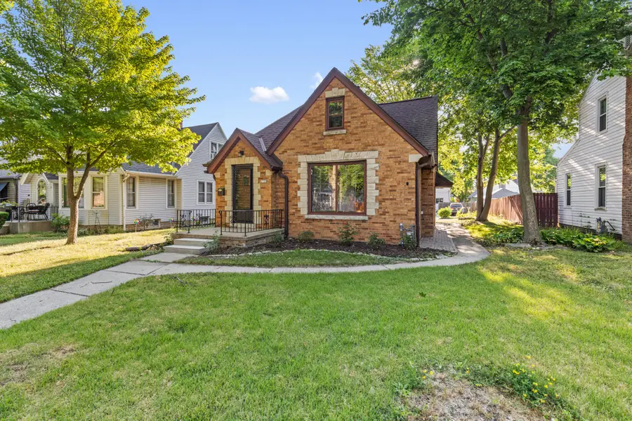 3720 N 56th St, Milwaukee, WI 53216 - #2