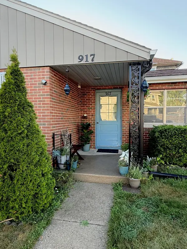 917 Cook St, Marinette, WI 54143
