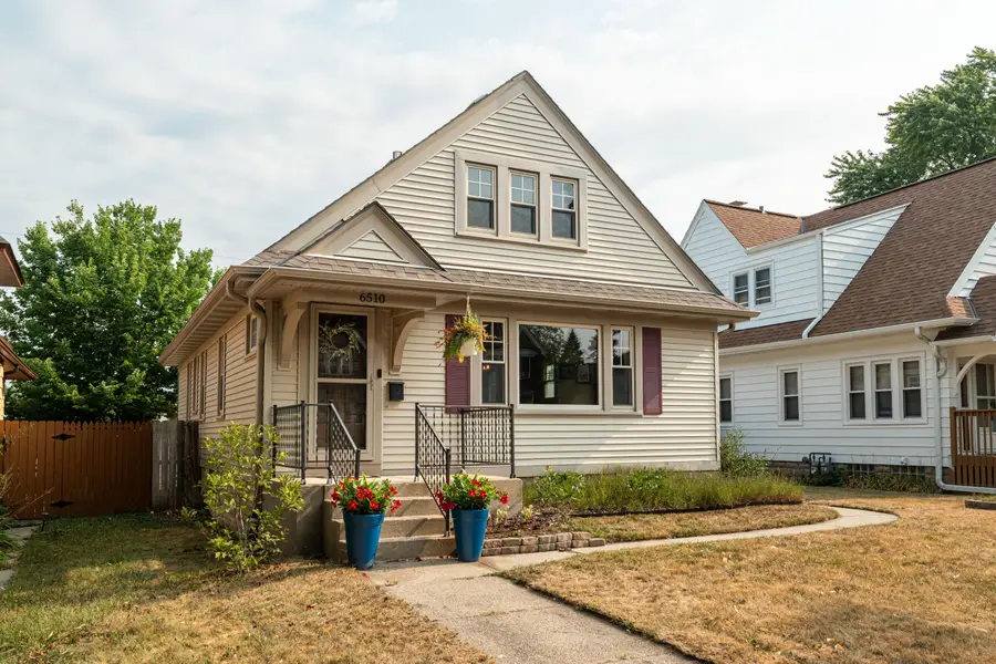 6510 W Girard Ave, Milwaukee, WI 53210 - #2