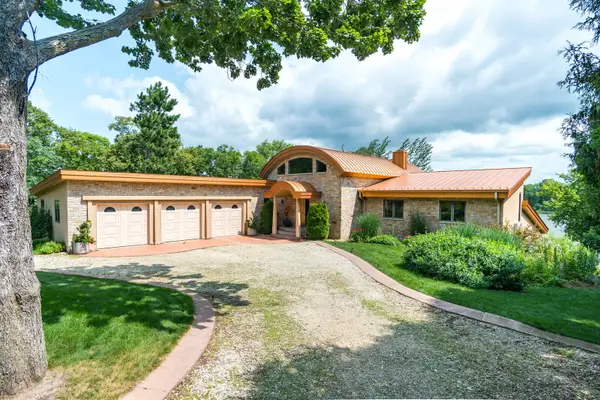 30960 Old Mill Rd, Dresbach, MN 55947