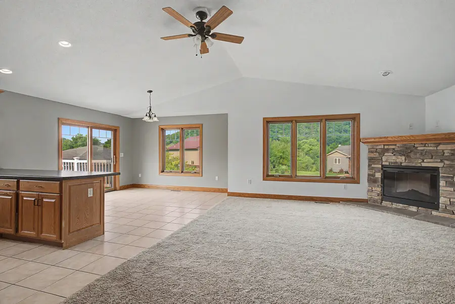 701 Spring Ct, Brownsville, MN 55919 - #3