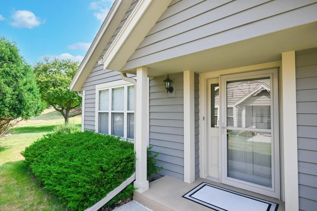 N24W24000 Brandon Oaks Dr, Pewaukee, WI 53072 - #1