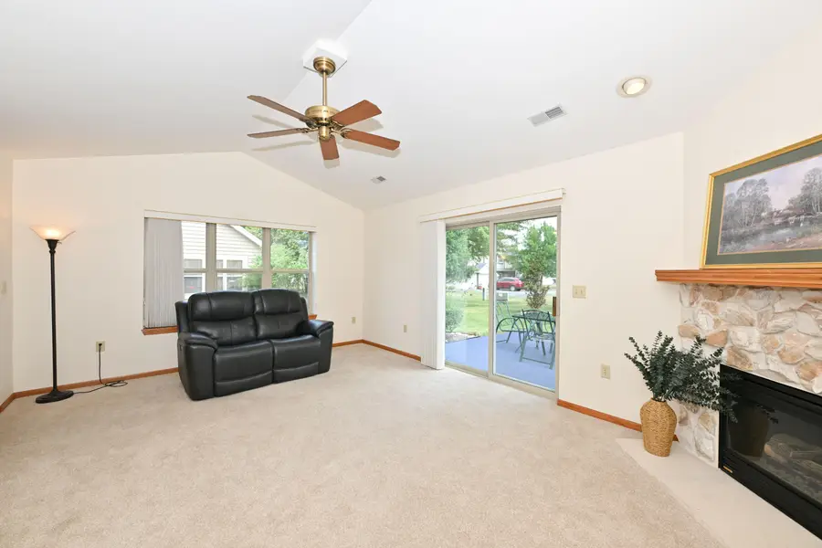 N24W24000 Brandon Oaks Dr, Pewaukee, WI 53072 - #2