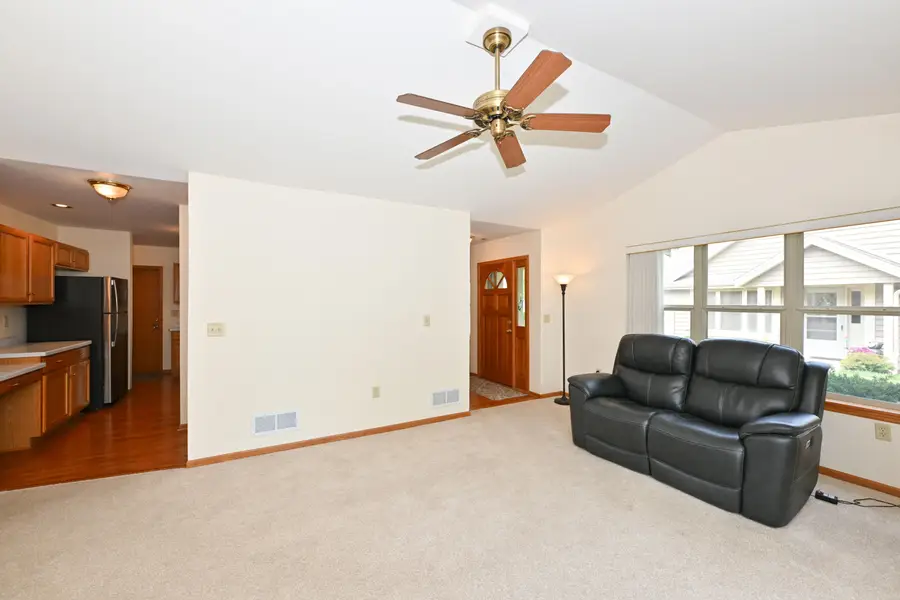N24W24000 Brandon Oaks Dr, Pewaukee, WI 53072 - #3