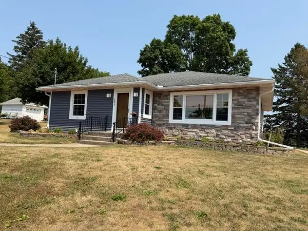 203 South St, Johnson Creek, WI 53038
