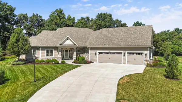 6219 S Delora Ct, New Berlin, WI 53151