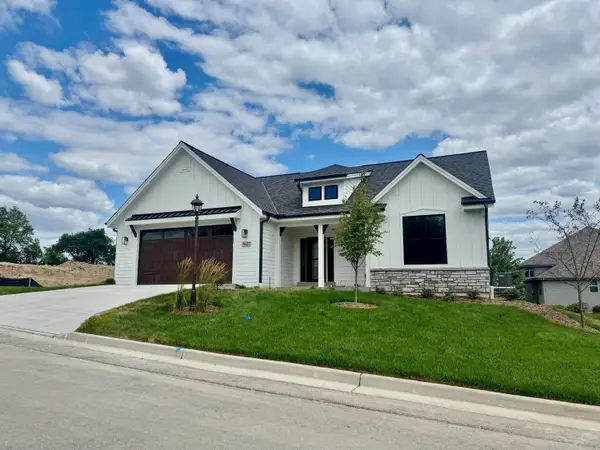 3627 Alder Dr, Waukesha, WI 53189