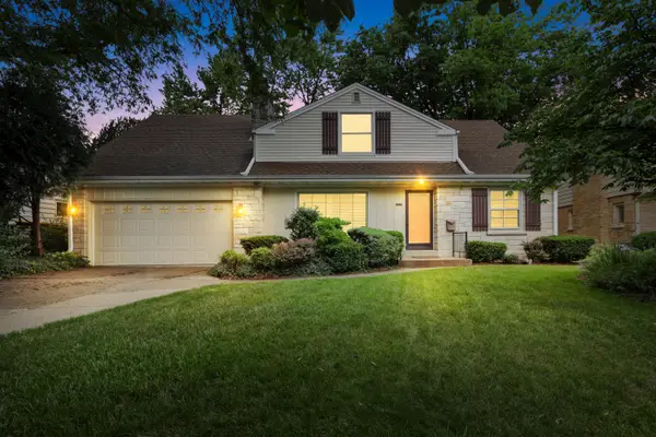 7212 Aetna Ct, Wauwatosa, WI 53213