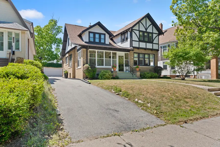 539 N 64th St, Wauwatosa, WI 53213 - #2