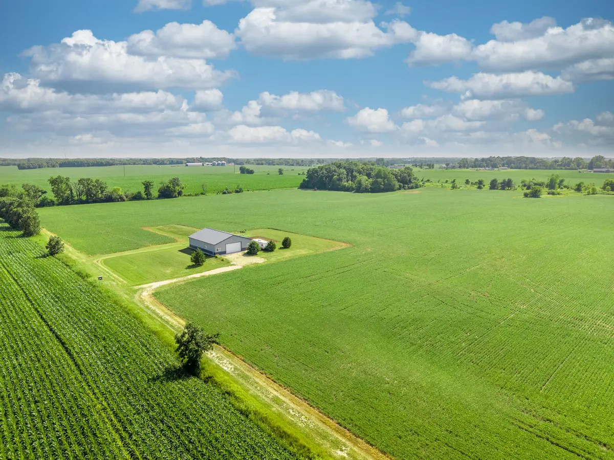 21605 1st St, Kansasville, WI 53139 - #1
