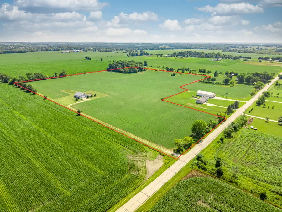 21605 1st St, Kansasville, WI 53139 - #2