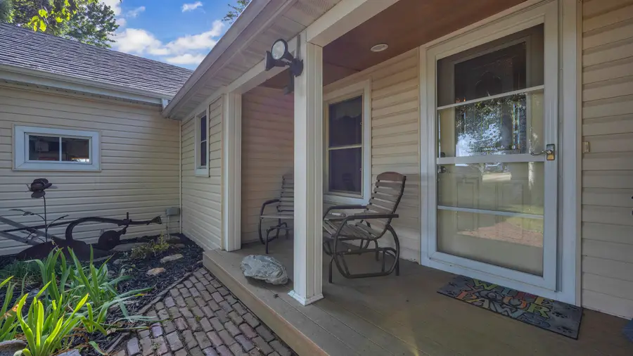 W5602 Lost Arrow Rd, Byron, WI 54937 - #3