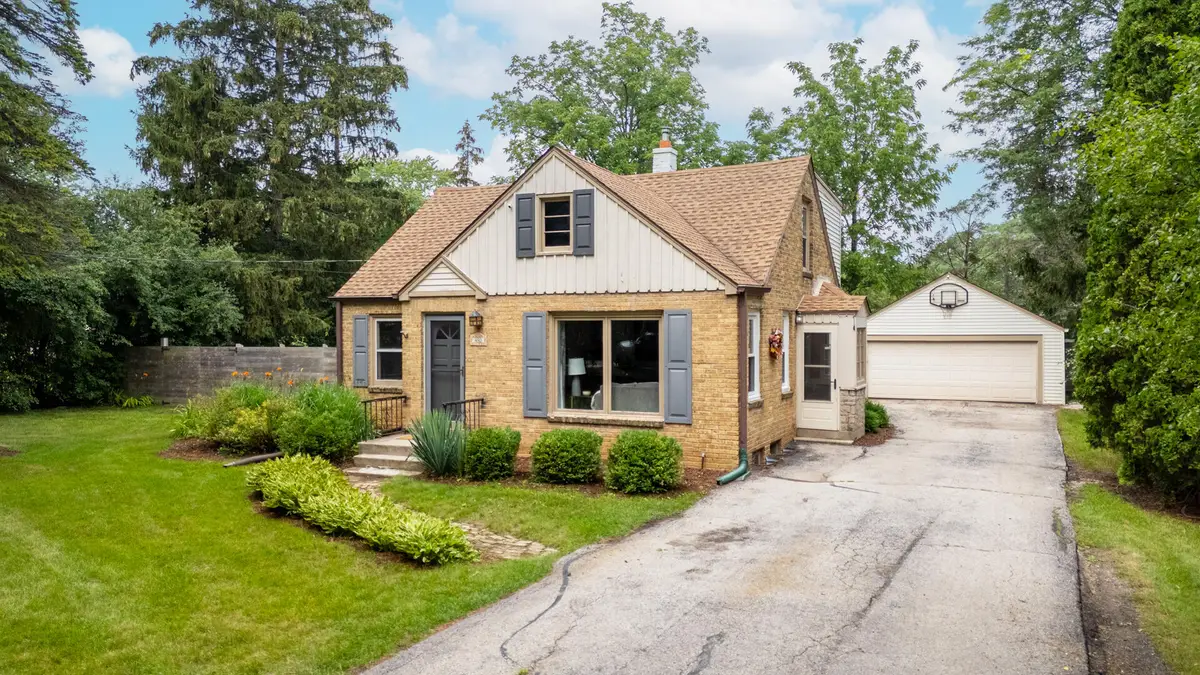 450 W Bradley Rd, Fox Point, WI 53217 - #1
